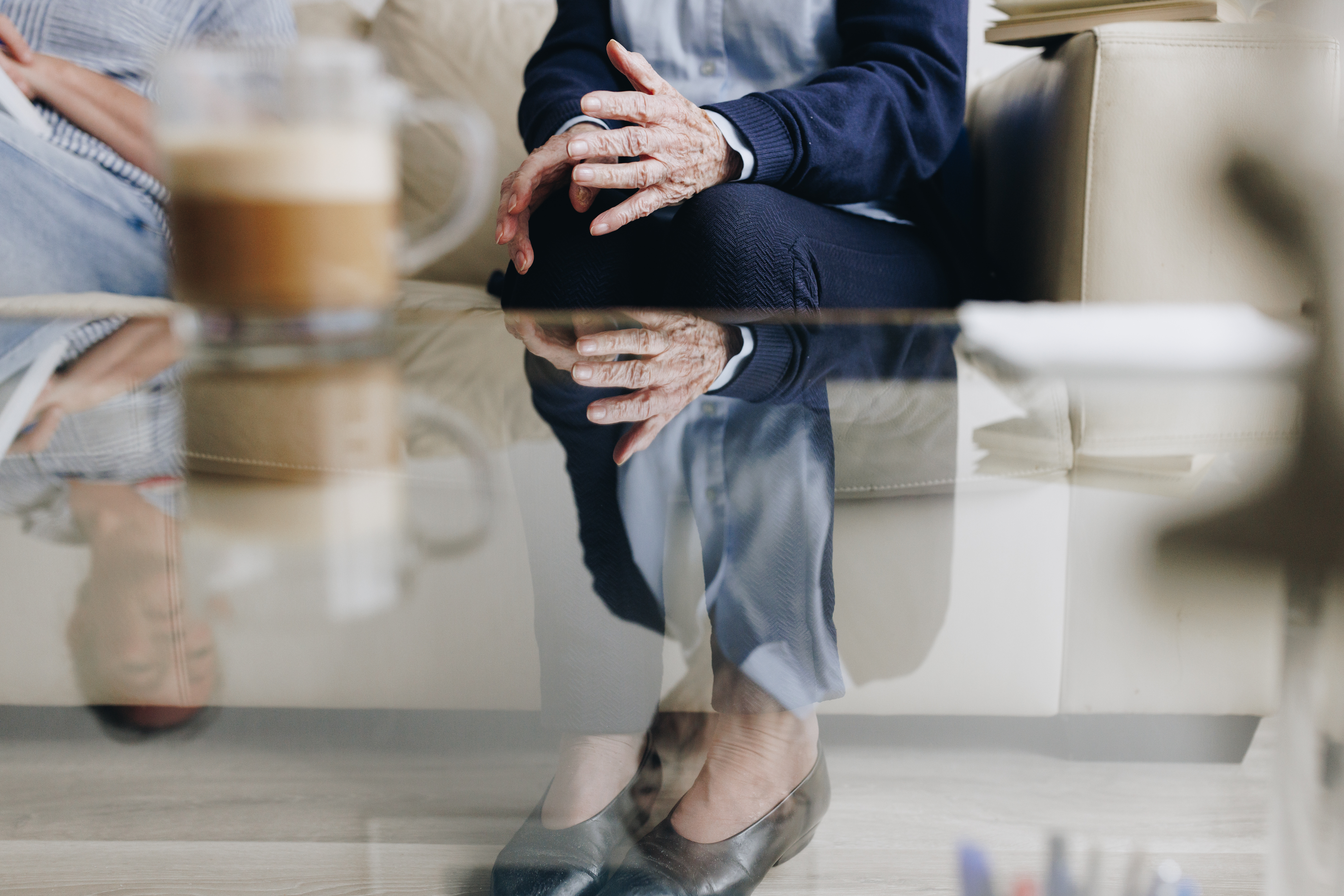 06 04 2023 ZPMH Julianastaete Praten Interactie Samen Bank Zitten Koffie