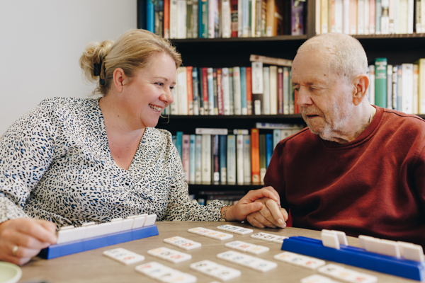 20 04 2023 Irishof Zorgpartners Medewerker Bewoner Actviteit Interactie