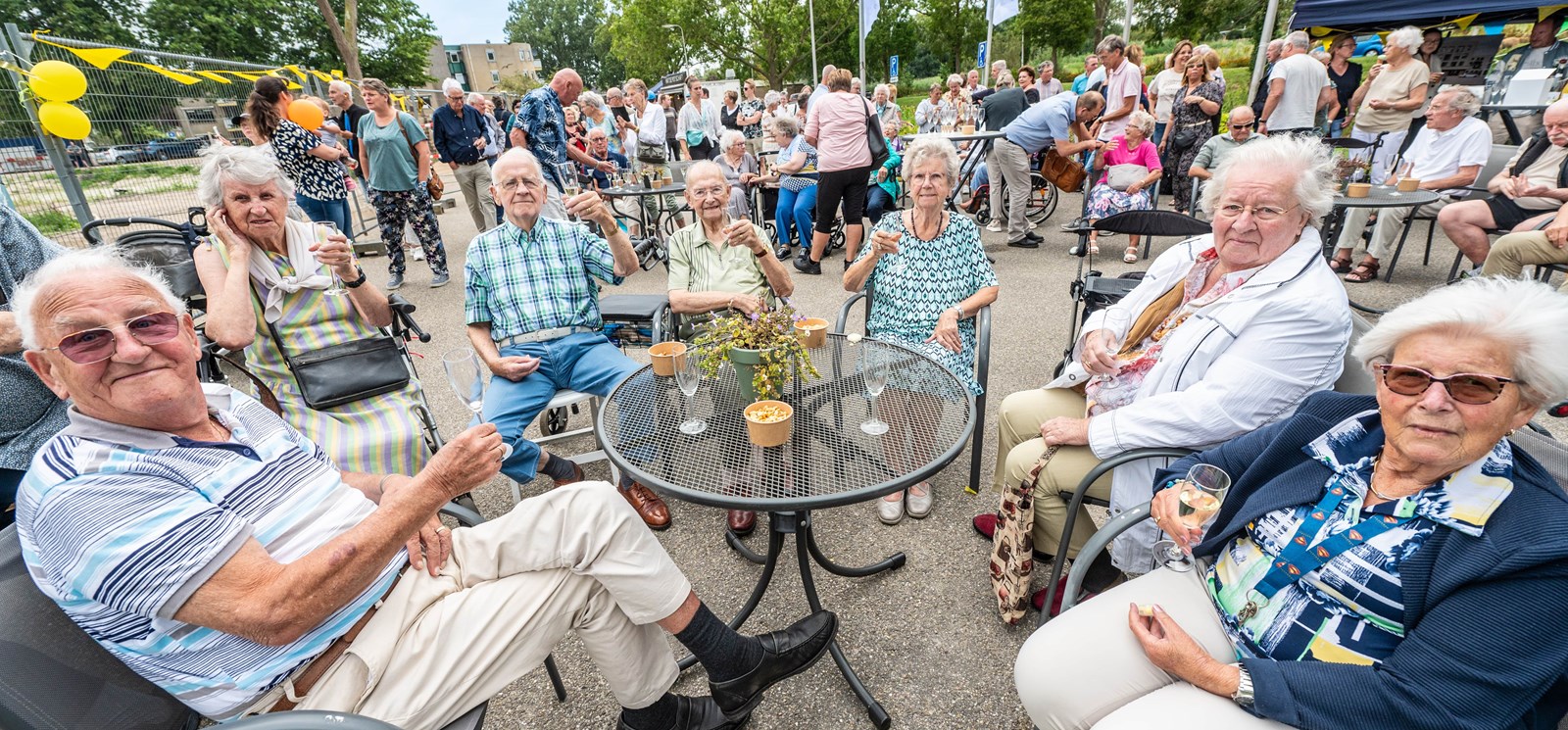 20240820 Opening Souburgh Bezoekers Zittend