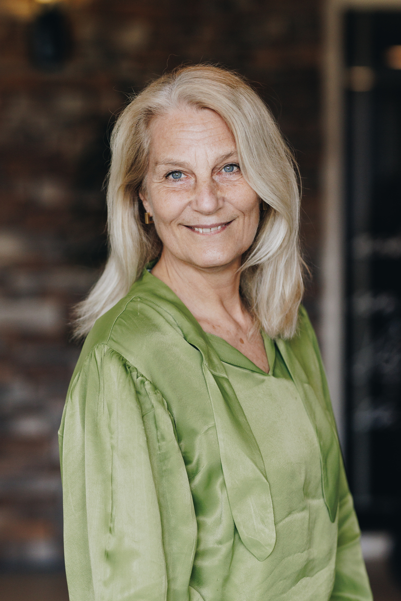 11 04 2023 ZPMH Prinsenhof Medewerker Lachen Groen Vrouw