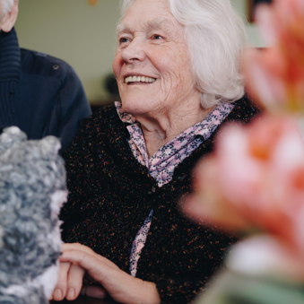 23 03 2023 De Vijverhof En De Meent Bewoner Knuffel Tafel