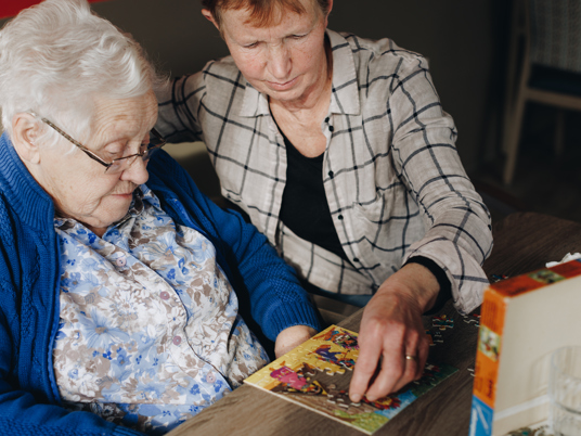 09 02 2023 Zorgpartners De Reehorst Bewoner Mantelzorger Puzzelen