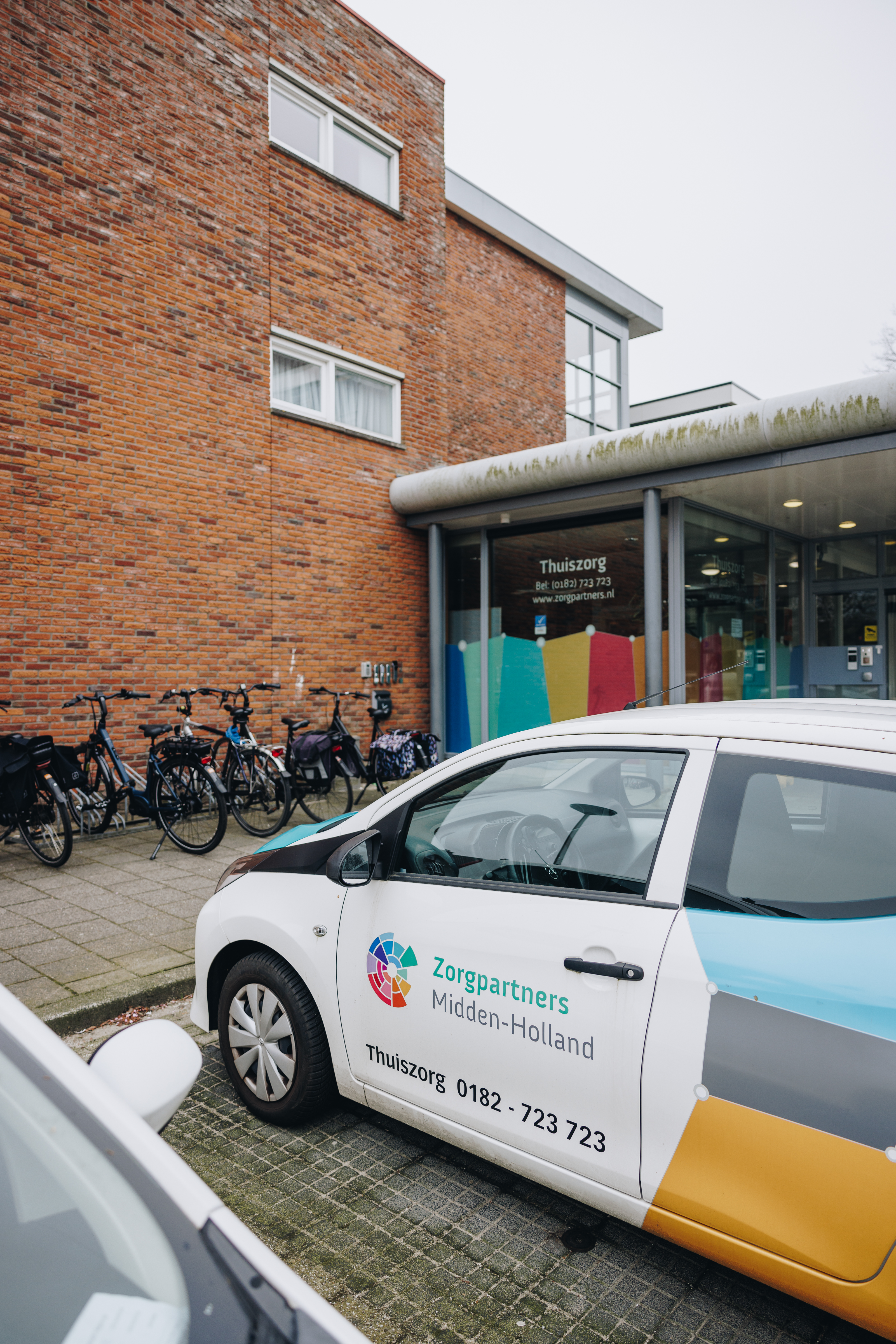 17 04 2023 Zorgpartners Thuiszorg Medewerker Auto Bestickering Verticaal