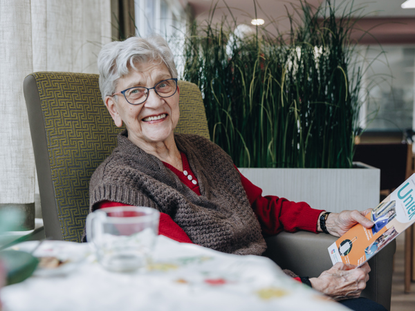23 03 2023 De Vijverhof En De Meent Bewoner Uniek Tijdschrift Tafel Drinken