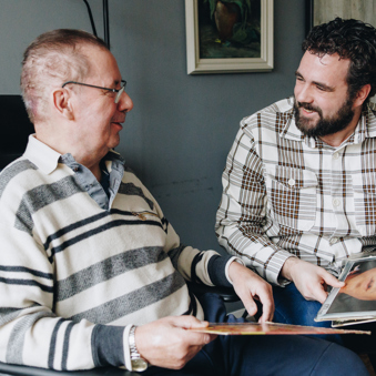 21 01 2025 ZPMH Prinsenhof Client Medewerker Samen Boek Herinneringen Jong Dementie1