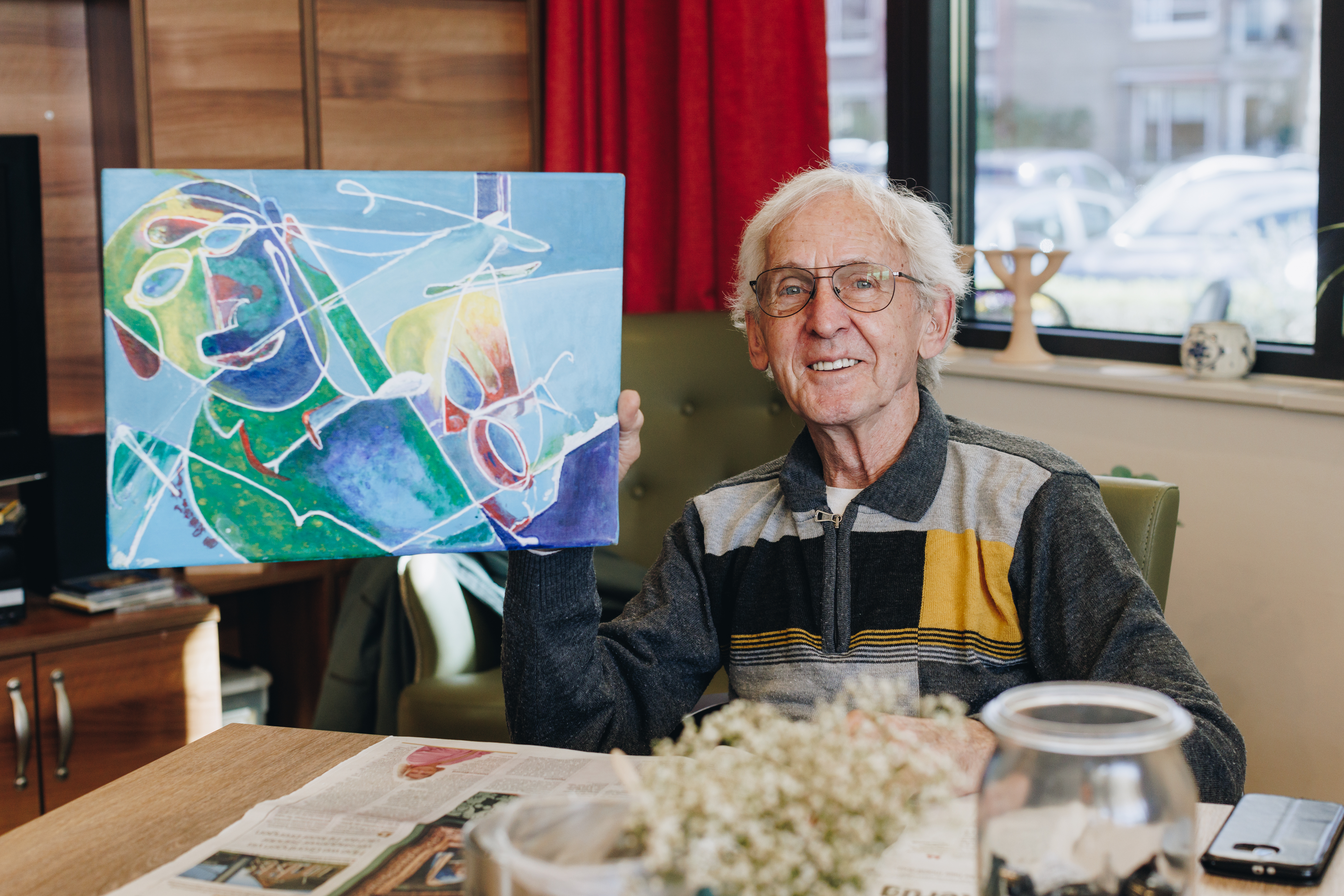 11 04 2023 ZPMH Prinsenhof Bewoner Schilderij Lachen