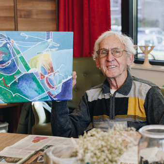 11 04 2023 ZPMH Prinsenhof Bewoner Schilderij Lachen