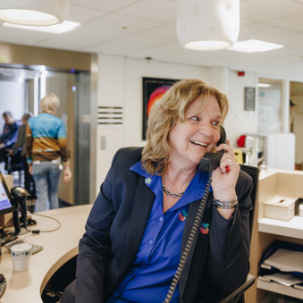 03 04 2023 Gouwestein Zorgpartners Medewerker Secretariaat Receptie Lift Kassa Formulieren Kaarten Kopen