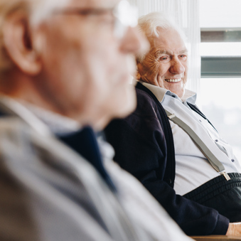 09 02 2023 Zorgpartners De Reehorst Twee Heren Lachen Bretels