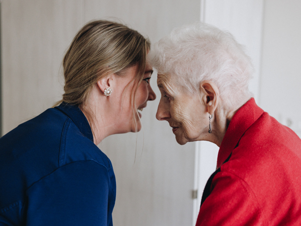 13 04 2023 Floravita Zorgpartners Medewerker Bewoner Praten