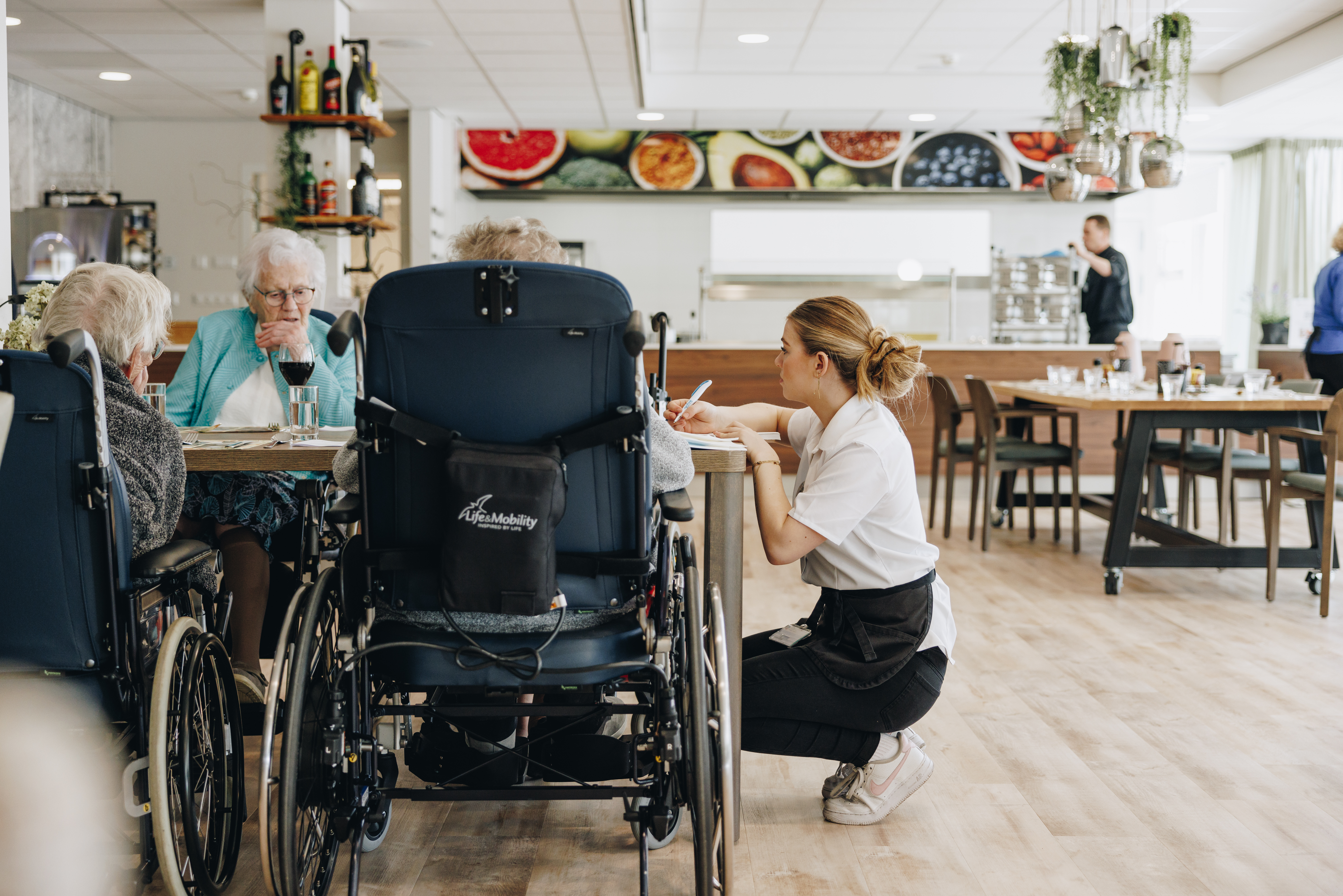 13 04 2023 Floravita Zorgpartners Bewoners Medewerker Restaurant