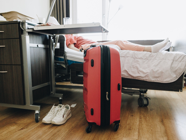 Ronssehof Revalidatie Revalideren Bed Kamer Koffer Nachtkastje