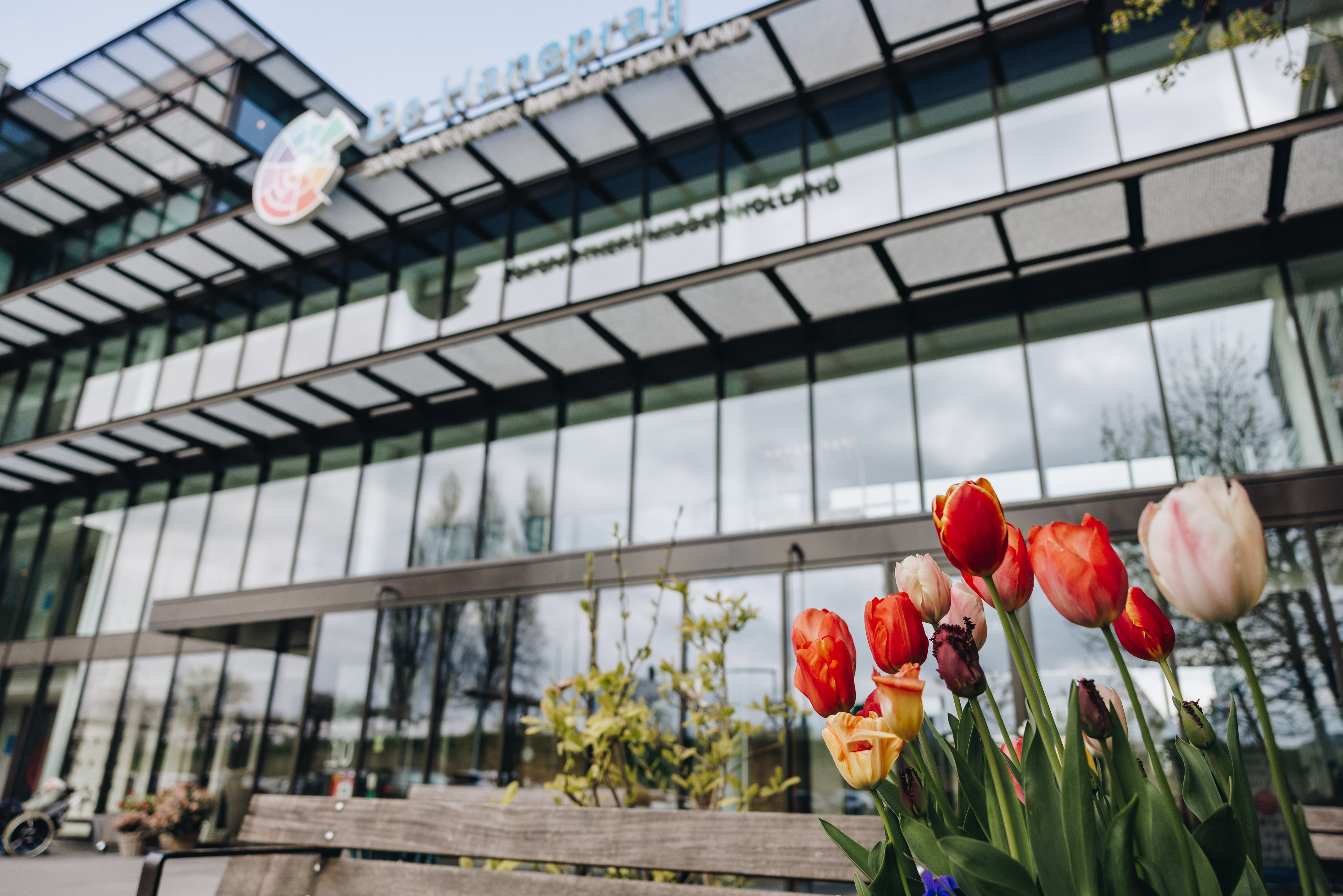 18 04 2023 Zorgpartners De Hanepraij Closeup Buiten Gebouw
