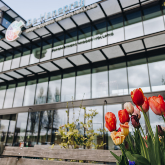 18 04 2023 Zorgpartners De Hanepraij Closeup Buiten Gebouw