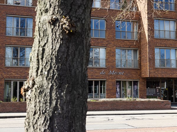 23 03 2023 De Vijverhof En De Meent Demeent Closeup Gebouw