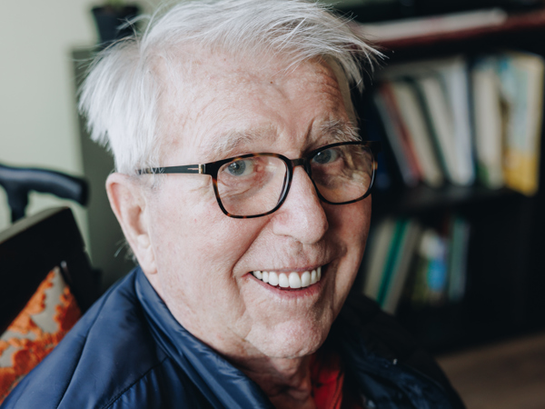 23 03 2023 De Vijverhof En De Meent Bewoner Lachen Kamer Rolstoel