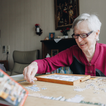 09 03 2023 Zorgpartners De Breeje Hendrick Puzzelen Kamer Legpuzzel