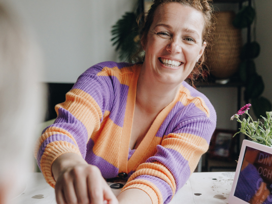 18 04 2023 Zorgpartners De Hanepraij Medewerker Tafel Verzorging