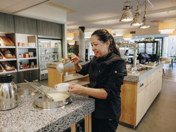 03 04 2023 Gouwestein Zorgpartners Kok Soep Eten Keuken Eetzaal