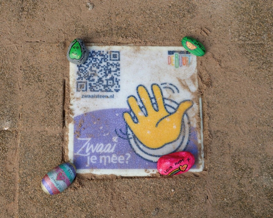 Zwaaisteen Ronssehof Onthulling Zwaaisteen