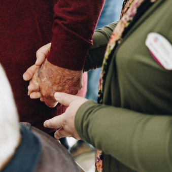 17 02 2023 Zorgpartner Slothoven Bewoners Hand Vasthouden