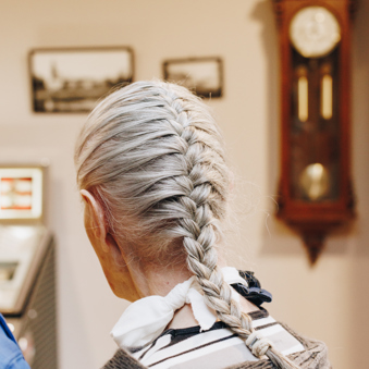 09 03 2023 Zorgpartners De Breeje Hendrick Bewoner Vlecht Klok