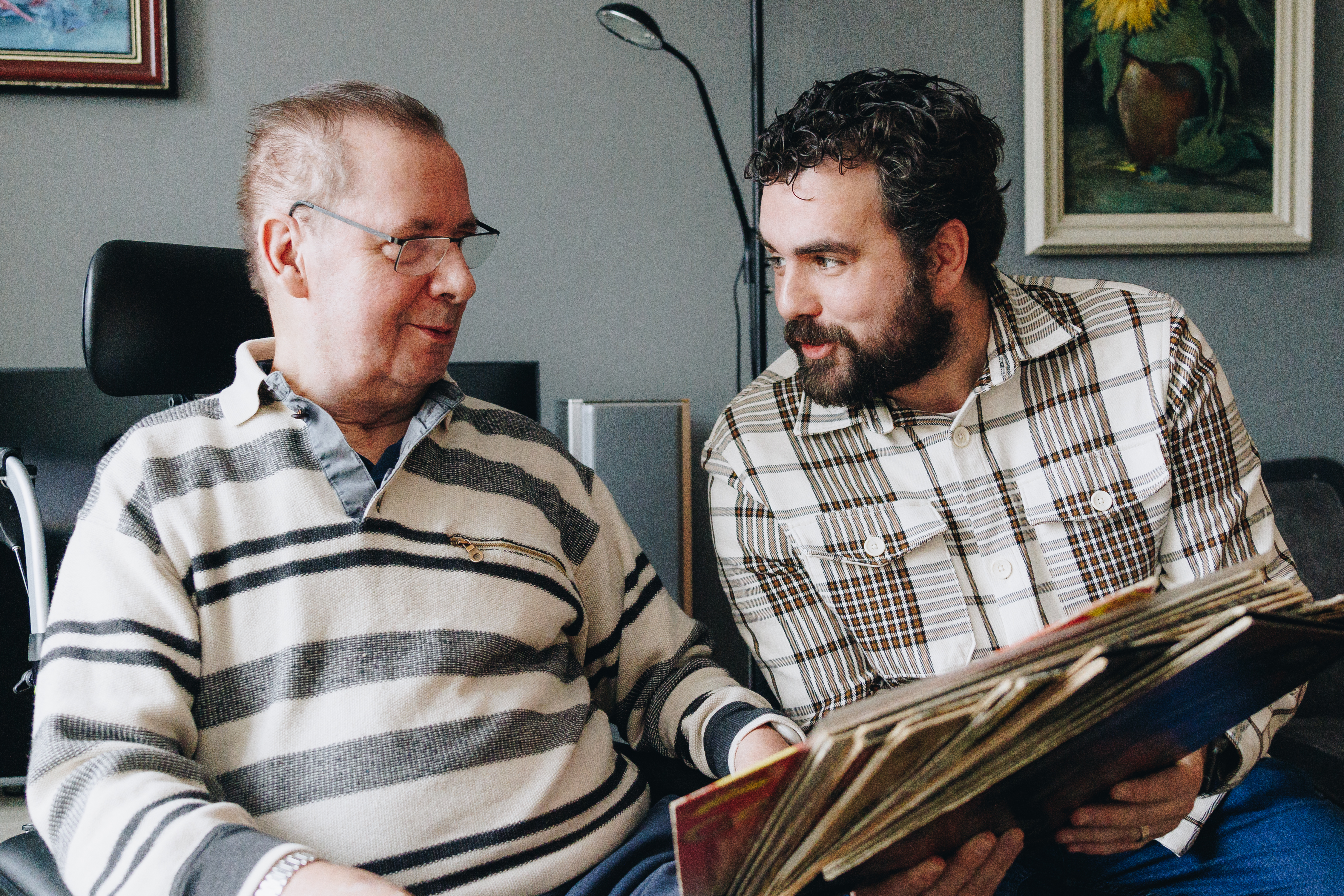 21 01 2025 ZPMH Prinsenhof Client Medewerker Samen Boek Herinneringen Jong Dementie2