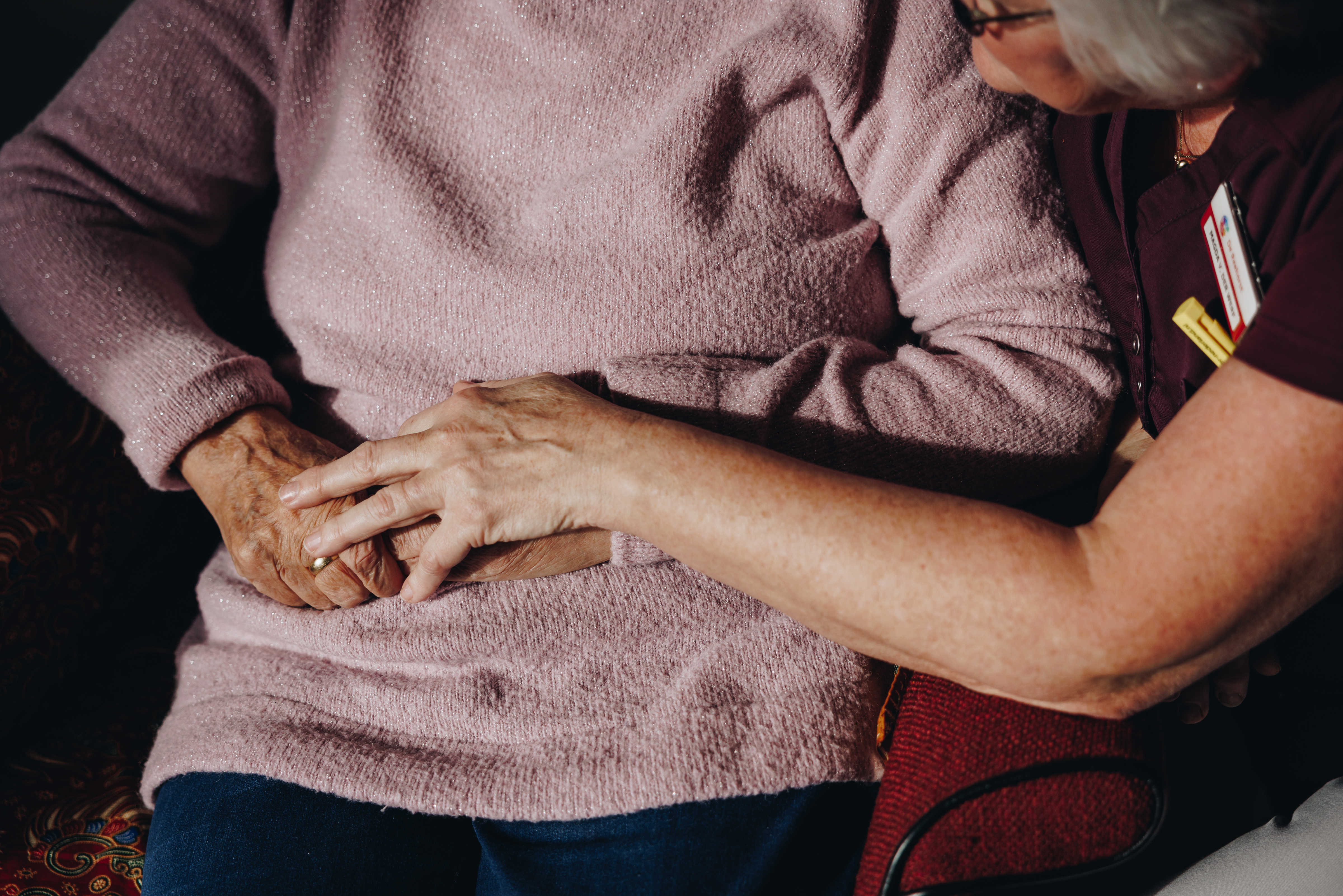 09 02 2023 Zorgpartners De Reehorst Bewoner Medewerker Collega Handen