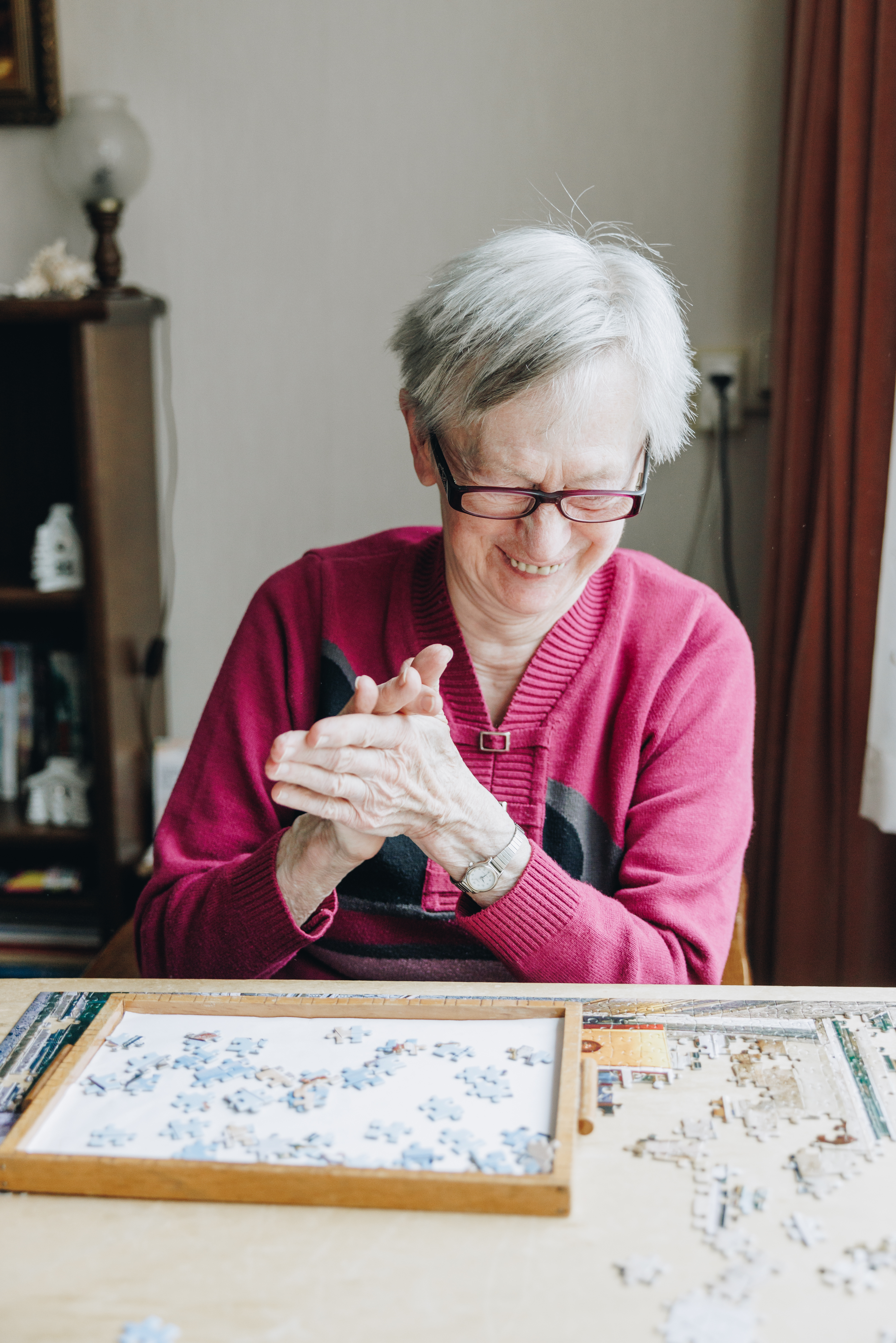 09 03 2023 Zorgpartners De Breeje Hendrick Puzzelen Kamer Legpuzzel Blij Handen Wrijven