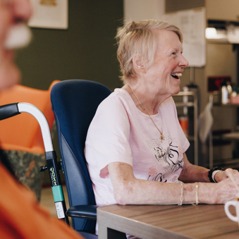 Ronssehof Revalidatie Koffie Drinken Tafel Lachen Samen