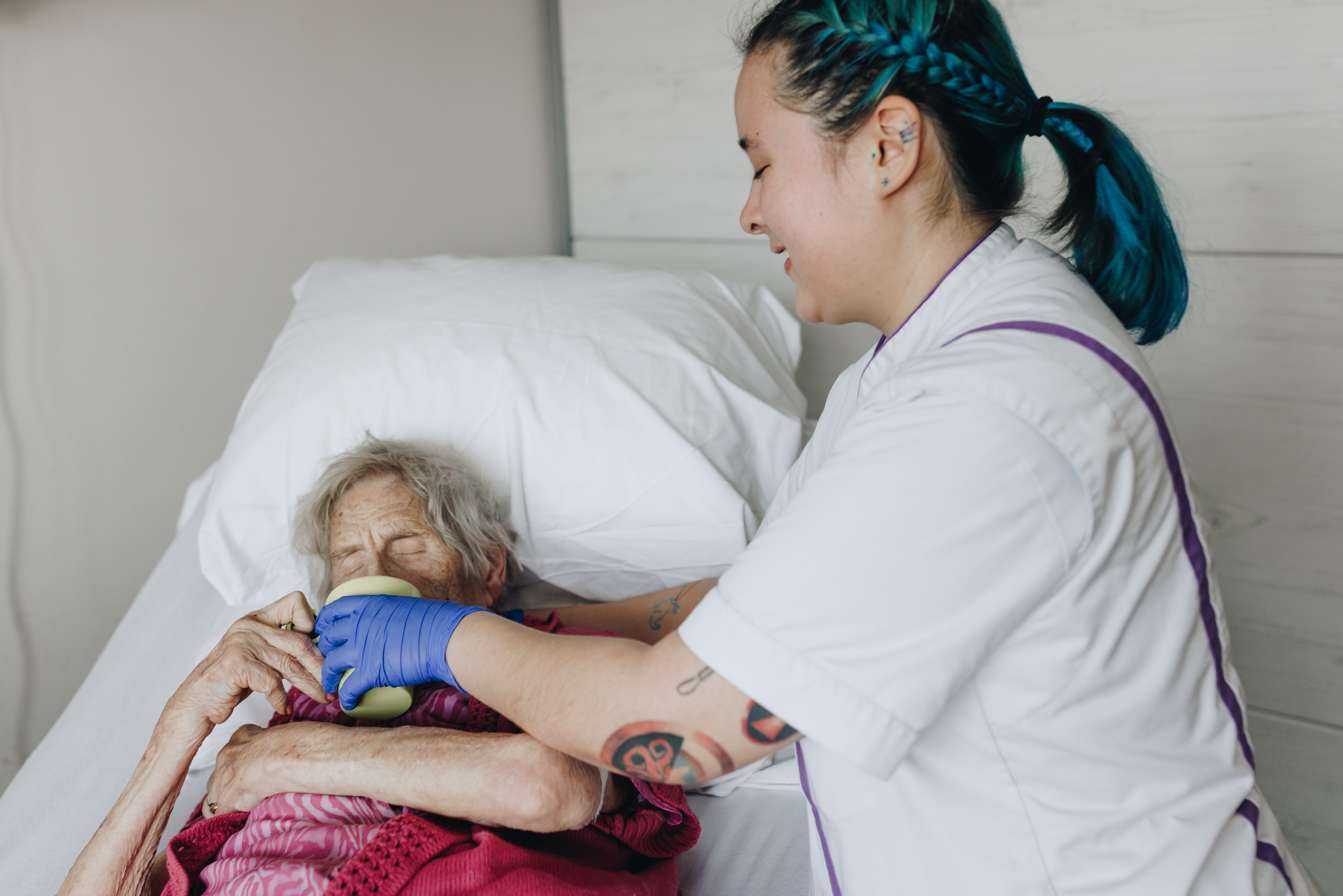 10 02 2023 Zorgpartners Savelberg Medewerker Bewoner Drinken